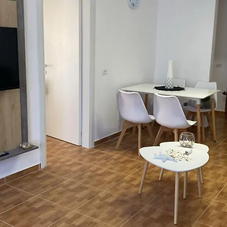 Sea View Qerret Apartment